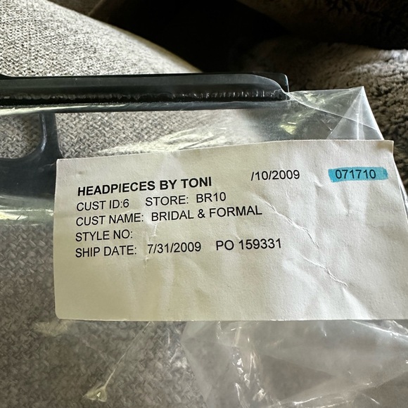 TONI FEDERICI Cathedral Length Mantilla Veil - Picture 7 of 7